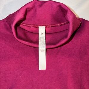 Lululemon Softstreme Perfectly Oversized Turtleneck - Wild Berry - Size 4 EUC